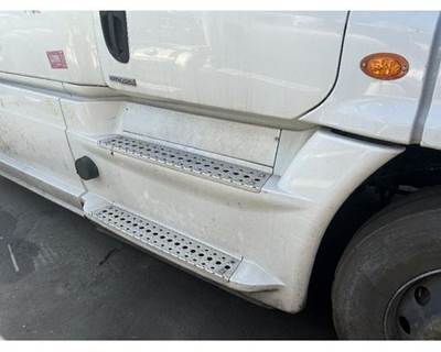 Freightliner Cascadia 125 Right Fairing for a Freightliner CASCADIA