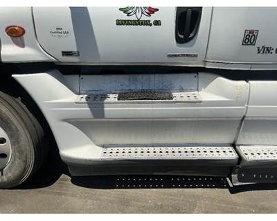 Freightliner Cascadia 125 Left Fairing for a Freightliner CASCADIA