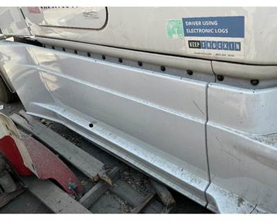 Freightliner Cascadia 125 Right Fairing for a Freightliner CASCADIA