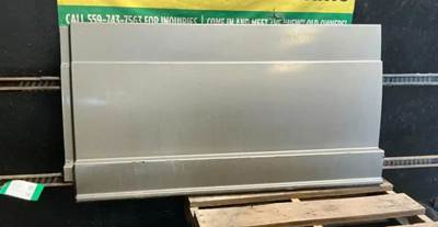 Freightliner Cascadia 126 Left Fairing