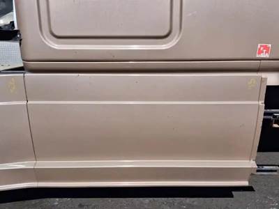 Freightliner Cascadia 126 Right Fairing