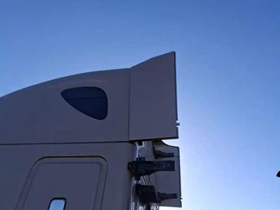 Freightliner Cascadia 126 Right Fairing