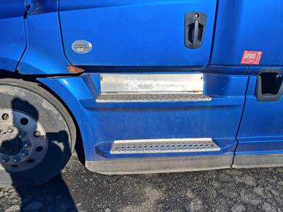 Freightliner Cascadia 126 Fairing for a Freightliner CASCADIA