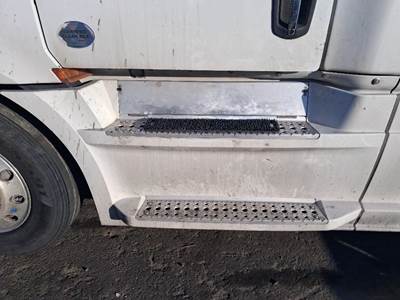 Freightliner Cascadia 126 Left Fairing for a Freightliner CASCADIA