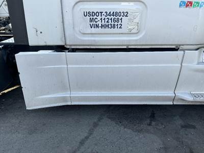 Freightliner Cascadia 126 Right Fairing for a Freightliner CASCADIA