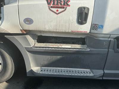 Freightliner Cascadia 126 Left Fairing for a Freightliner CASCADIA