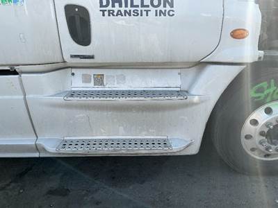 Freightliner Cascadia 126 Right Fairing for a Freightliner CASCADIA