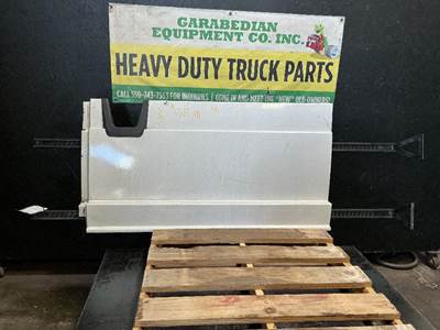 Freightliner Cascadia 126 Left Fairing