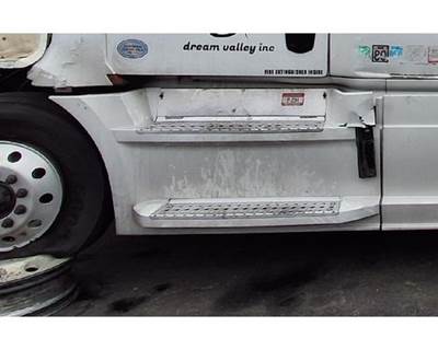 Freightliner Cascadia 126 Left Fairing for a Freightliner CASCADIA