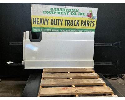 Freightliner Cascadia 126 Left Fairing