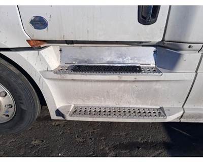 Freightliner Cascadia 126 Left Fairing for a Freightliner CASCADIA