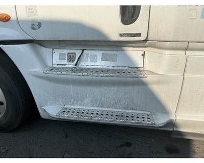 Freightliner Cascadia 126 Left Fairing for a Freightliner Cascadia 125