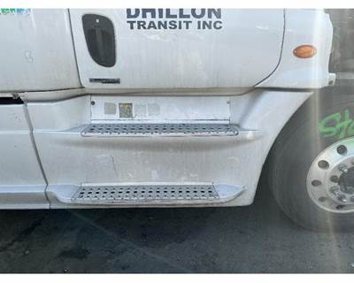 Freightliner Cascadia 126 Right Fairing for a Freightliner Cascadia 125