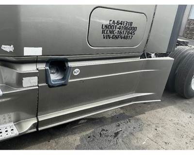 Freightliner Left Fairing for a Freightliner CASCADIA