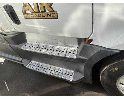 Freightliner Cascadia 126 Right Fairing