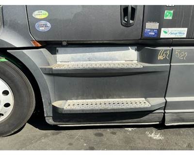 Freightliner Cascadia 126 Left Fairing