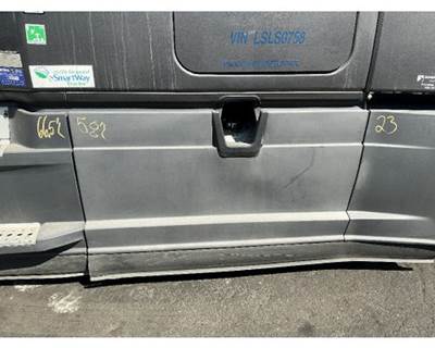 Freightliner Cascadia 126 Left Fairing