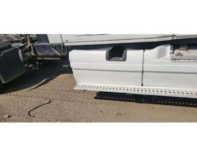 Freightliner Cascadia 132 Right Fairing