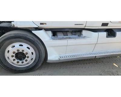 Freightliner Cascadia 132 Left Fairing