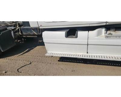 Freightliner Cascadia 132 Right Fairing
