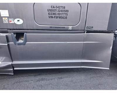 Freightliner Cascadia Left Fairing for a Freightliner Cascadia 125