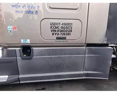 Freightliner Cascadia Left Fairing for a Freightliner Cascadia 126