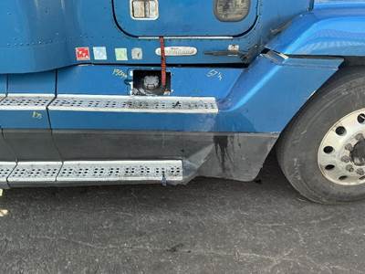 Freightliner FLD120 Right Fairing