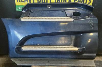 International LT625 Left Fairing