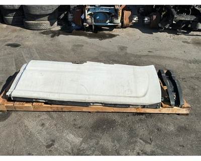 International LT625 Left Fairing