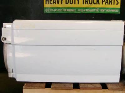 Volvo VNL Left Fairing