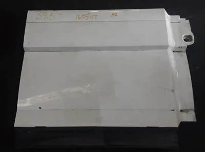 Volvo VNL Right Fairing