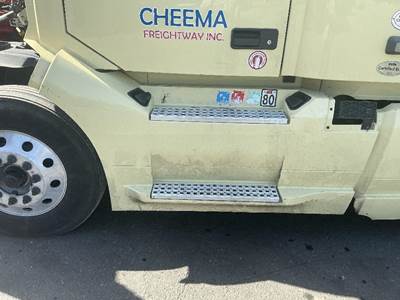 Volvo VNL Left Fairing