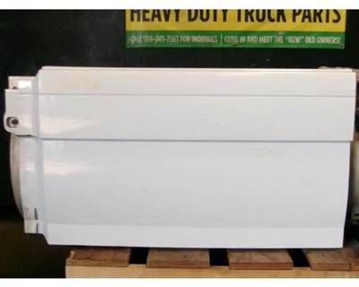 Volvo VNL Left Fairing