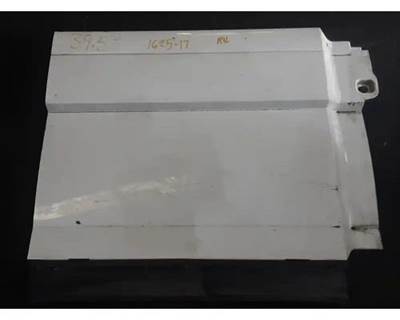 Volvo VNL Right Fairing