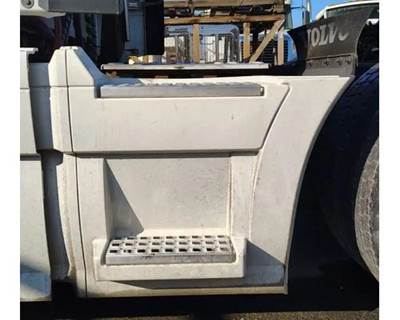 Volvo VNL Left Fairing