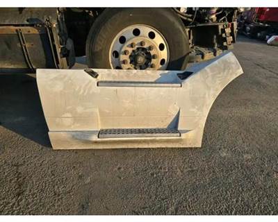 Volvo VNL Right Fairing