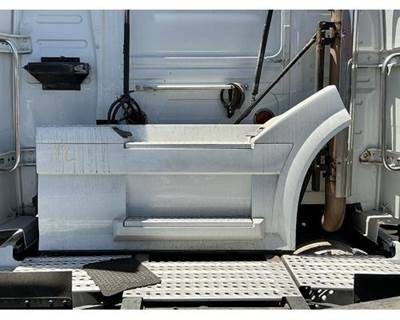 Volvo VNL Right Fairing