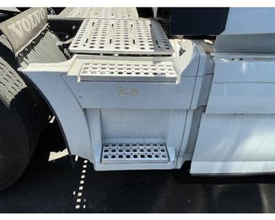 Volvo VNL Right Fairing