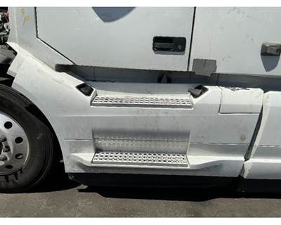 Volvo VNL Left Fairing