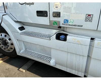 Volvo VNL Left Fairing