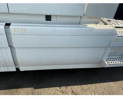 Volvo VNL Left Fairing