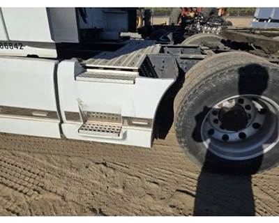 Volvo VNL Left Fairing