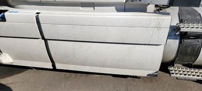 Volvo VNL670 Left Fairing