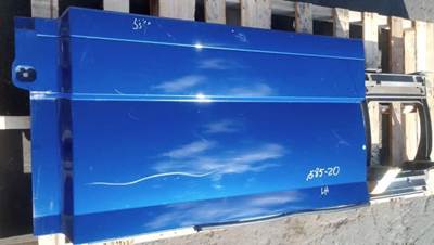 Volvo VNL670 Left Fairing