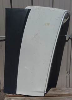 Volvo VNL670 Right Fairing