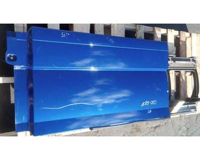 Volvo VNL670 Left Fairing