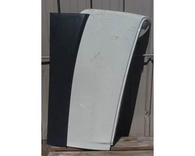 Volvo VNL670 Right Fairing