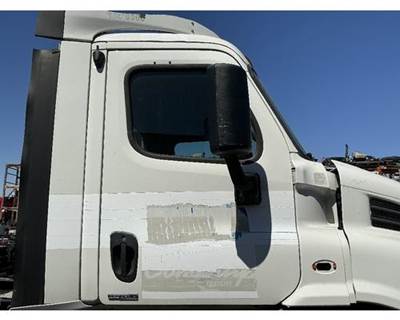 Freightliner Cascadia 113 Sleeper Fairing for a Freightliner CASCADIA