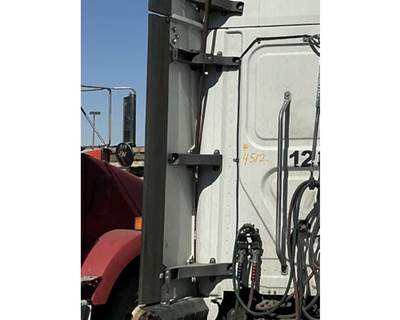 Freightliner Sleeper Fairing for a Freightliner Cascadia 116