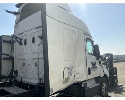 Freightliner Cascadia 116 Sleeper Fairing for a Freightliner CASCADIA